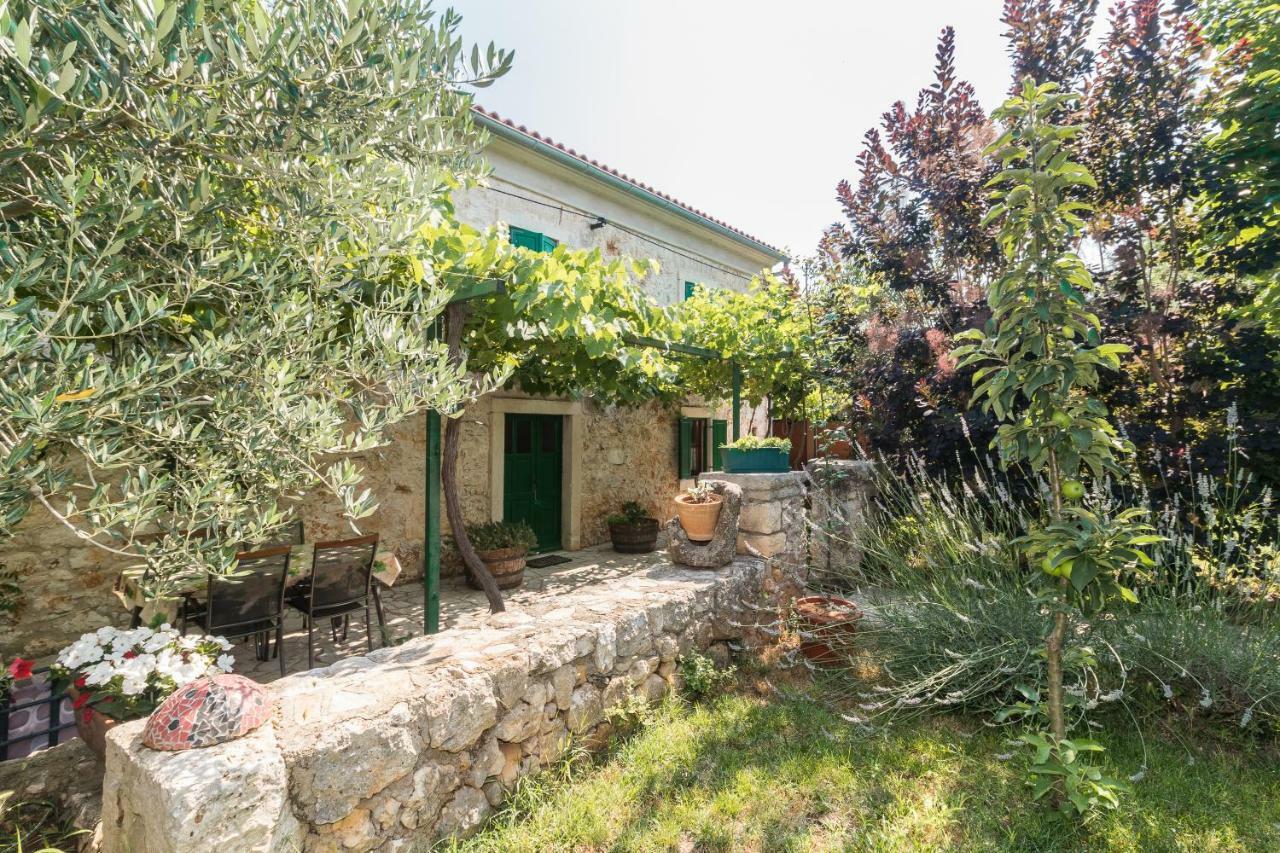 Country House Apartments Pula Exterior photo