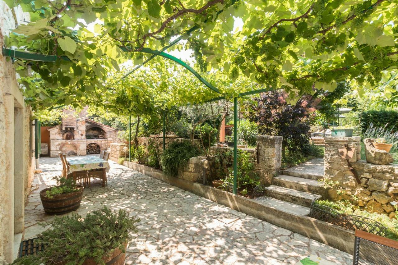 Country House Apartments Pula Exterior photo